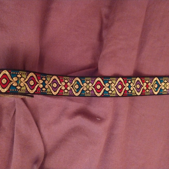 Multicolor Trim - Picture 2 of 3